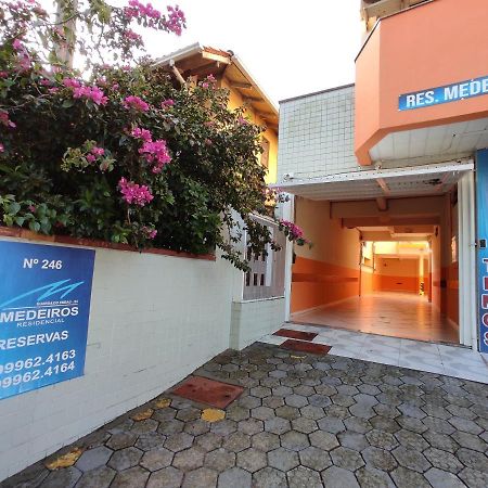 Residencial Medeiros Guarda do Embaú Exterior foto